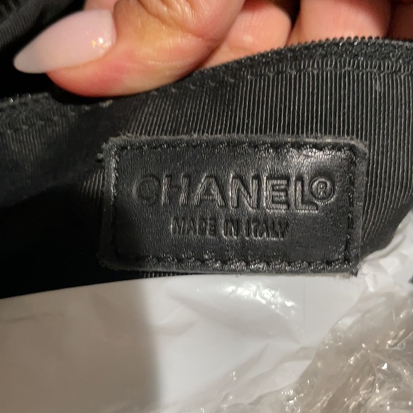 Authentic Chanel stitched tote bag all black - Picture 4 of 9